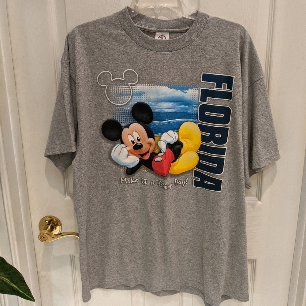 Delta Pro Weight Men's Short Sleeve Graphic Tee Disney Size XL